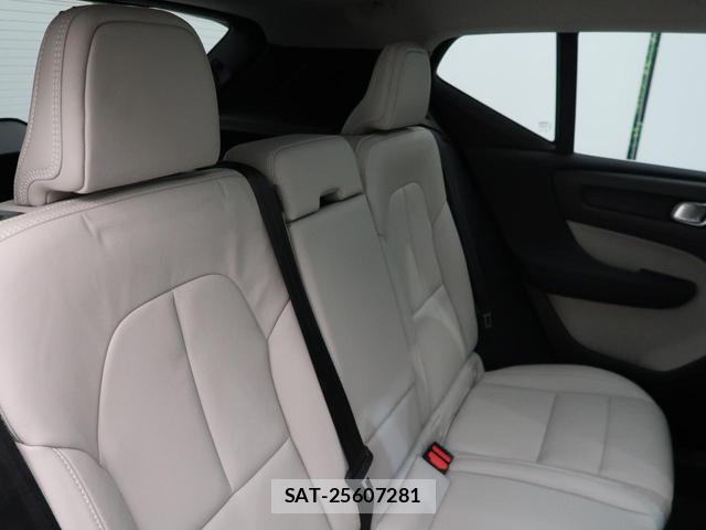 Volvo XC40 2020-09 8813223-11