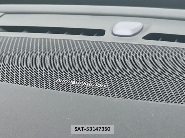 Volvo XC40 2023-09 8814480-5