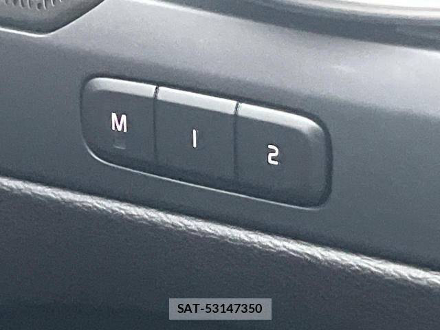 Volvo XC40 2023-09 8814480-9