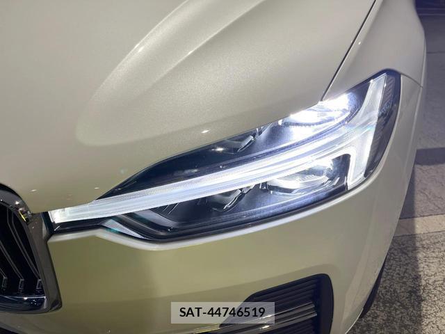 Volvo XC60 2022-05 8812149-19