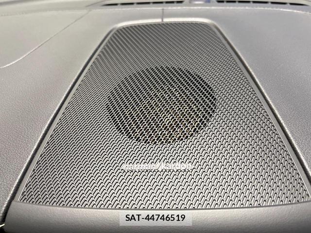 Volvo XC60 2022-05 8812149-5