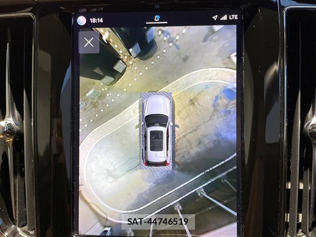 Volvo XC60 2022-05 8812149-7