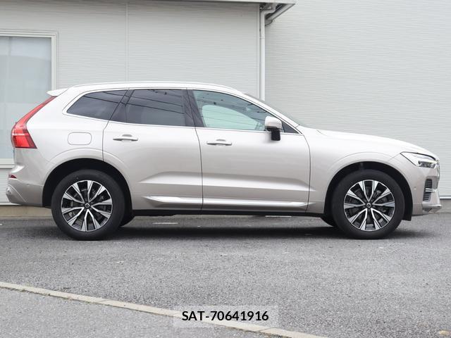 Volvo XC60 2023-12 8812170-6