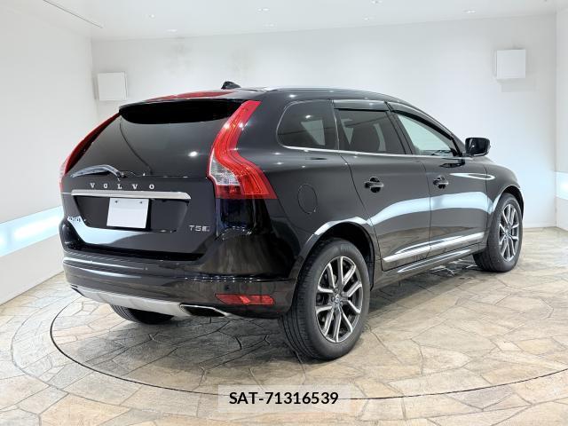 Volvo XC60 2017-12 8812741-2