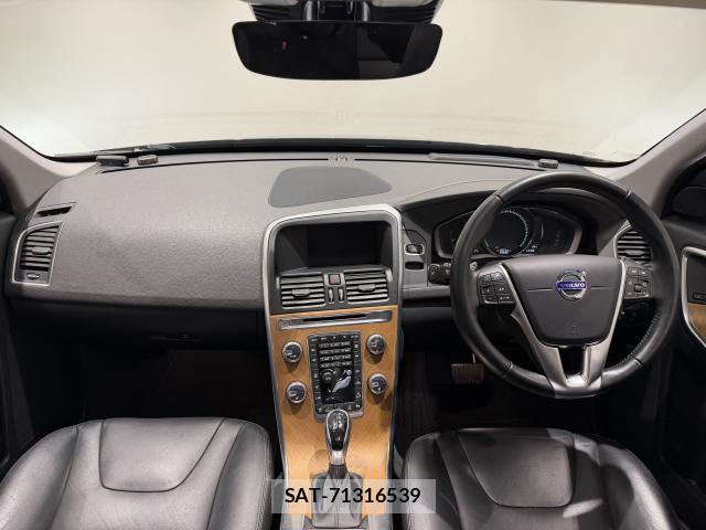 Volvo XC60 2017-12 8812741-5