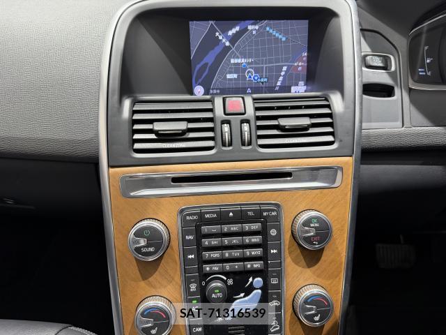 Volvo XC60 2017-12 8812741-7