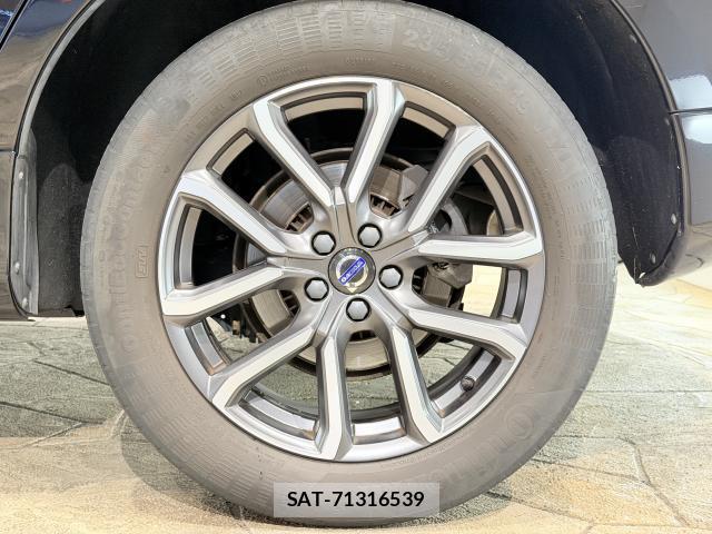 Volvo XC60 2017-12 8812741-8