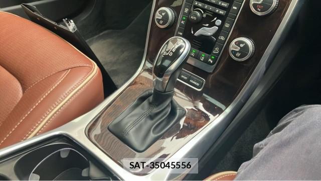 Volvo XC70 2016-05 8815489-14