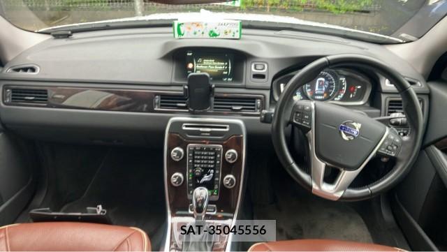 Volvo XC70 2016-05 8815489-2