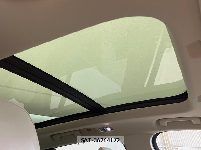 Volvo XC90 2017-07 8812145-4