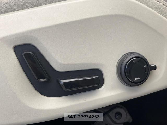Volvo XC90 2021-03 8812147-10