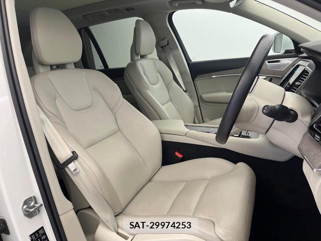 Volvo XC90 2021-03 8812147-12