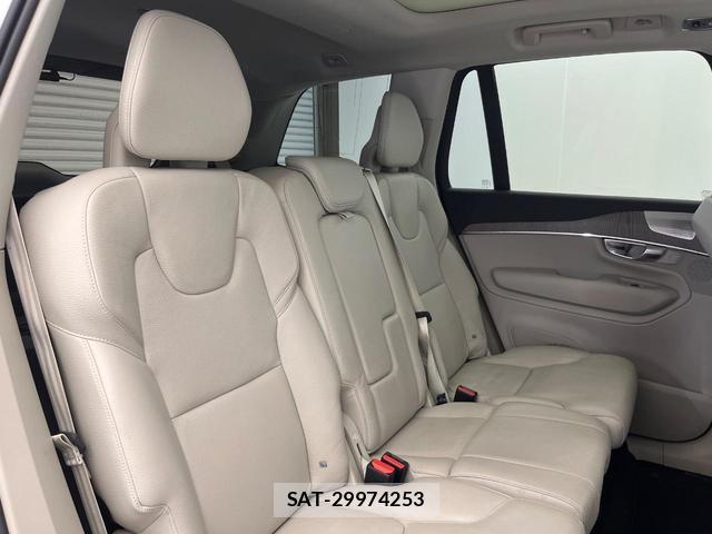 Volvo XC90 2021-03 8812147-13