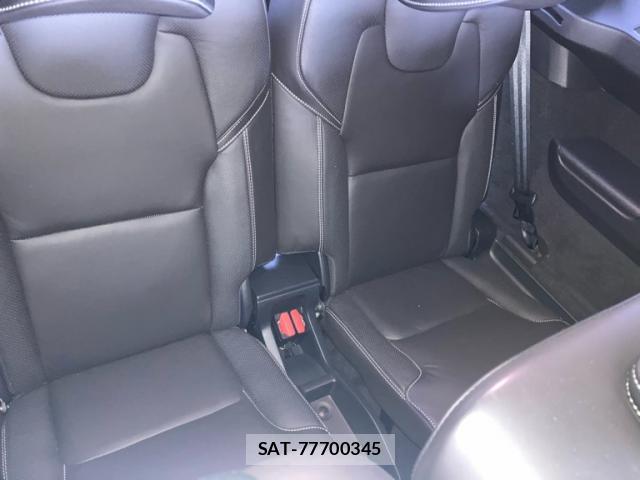 Volvo XC90 2016-08 8812530-16