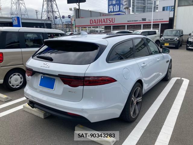 Jaguar XF 2018-11 8815255-12