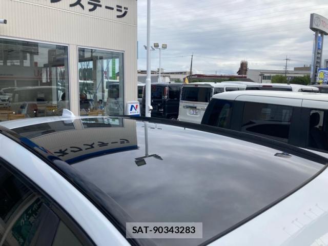 Jaguar XF 2018-11 8815255-13