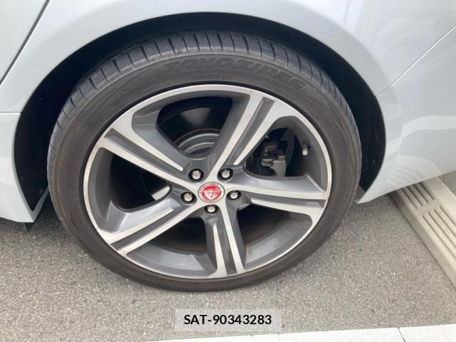 Jaguar XF 2018-11 8815255-4