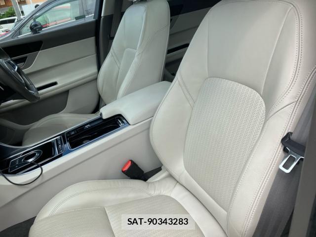 Jaguar XF 2018-11 8815255-6