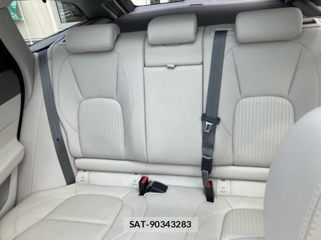 Jaguar XF 2018-11 8815255-7