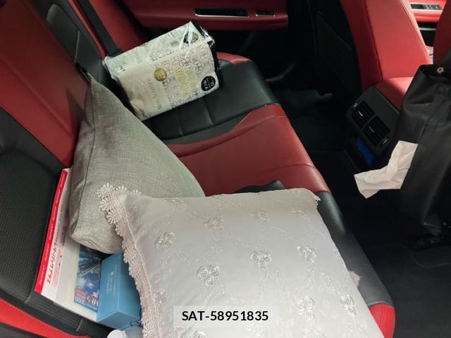 Jaguar XF 2016-06 8816239-16
