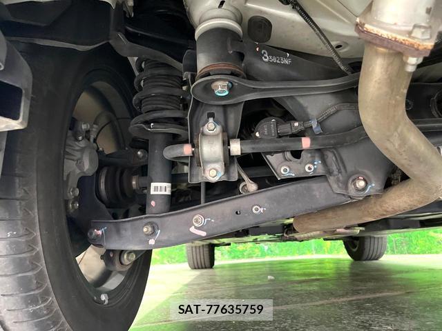 Subaru XV HYBRID 2013-09 8813203-19