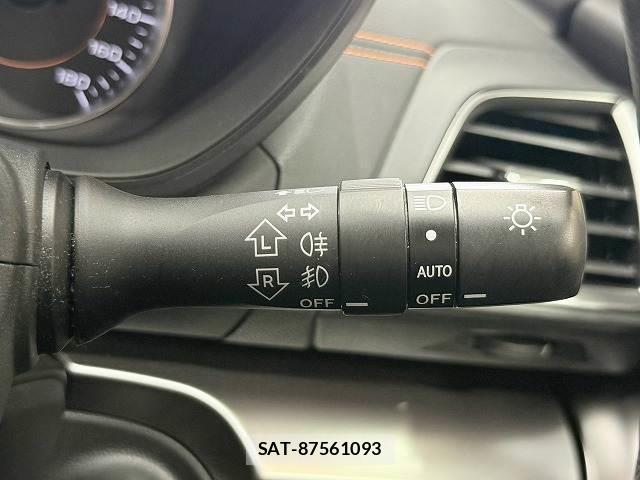 Subaru XV 2017-09 8812773-9