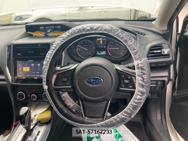 Subaru XV 2017-09 8814084-6