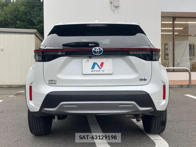 Toyota YARIS CROSS 2022-11 8812935-14