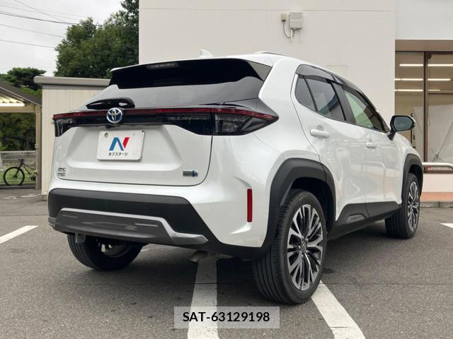 Toyota YARIS CROSS 2022-11 8812935-16