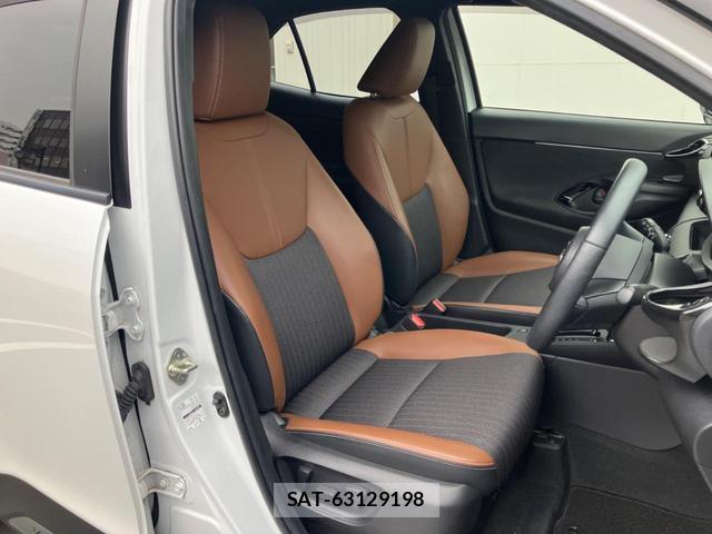Toyota YARIS CROSS 2022-11 8812935-7