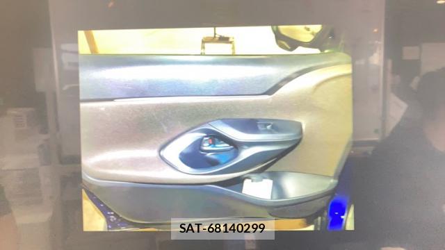 Toyota YARIS CROSS 2022-02 8813459-19