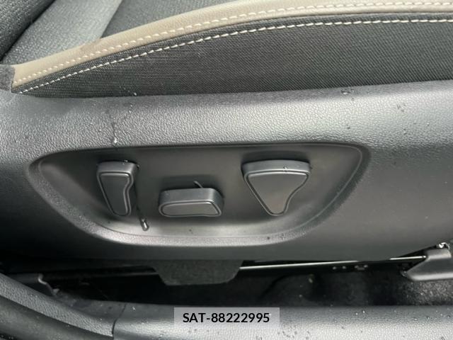 Toyota YARIS CROSS 2026-03 8815041-4
