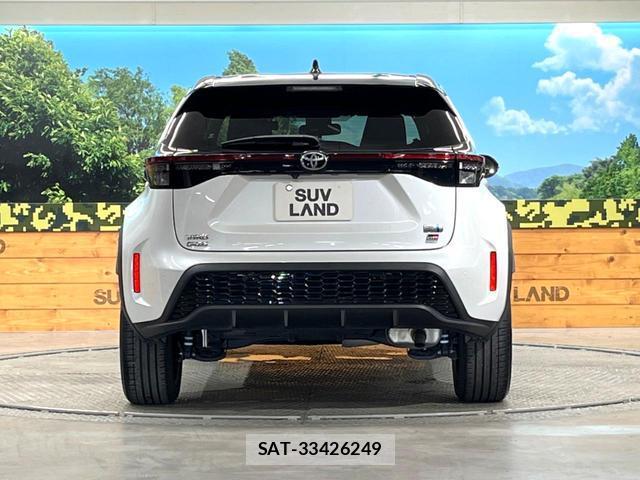 Toyota YARIS CROSS 2023-02 8815072-13