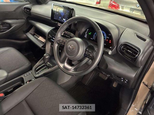 Toyota YARIS CROSS 2024-06 8817093-5