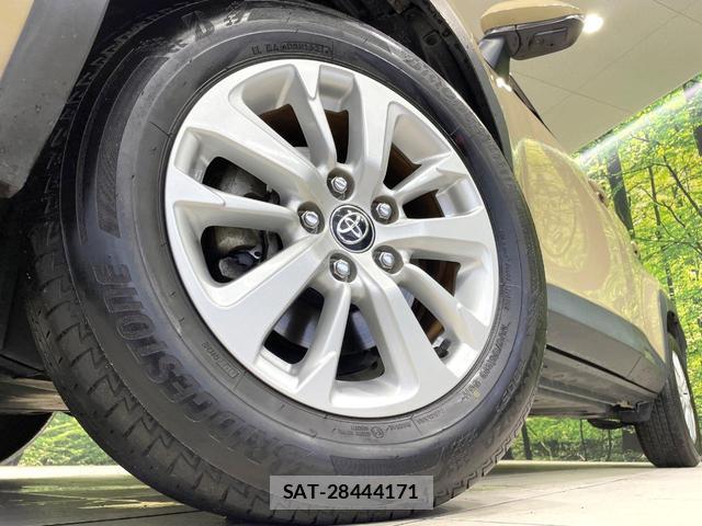 Toyota YARIS CROSS 2021-06 8817233-12