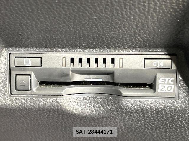 Toyota YARIS CROSS 2021-06 8817233-6