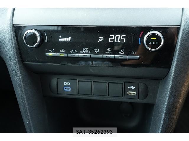 Toyota YARIS CROSS 2023-10 8817278-11