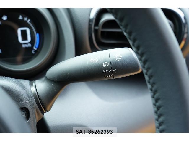 Toyota YARIS CROSS 2023-10 8817278-18