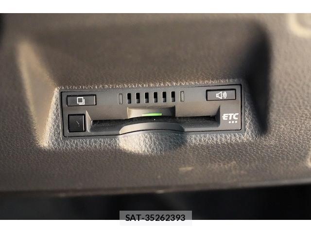 Toyota YARIS CROSS 2023-10 8817278-8