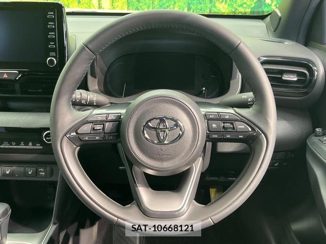 Toyota YARIS CROSS 2023-10 8817566-10