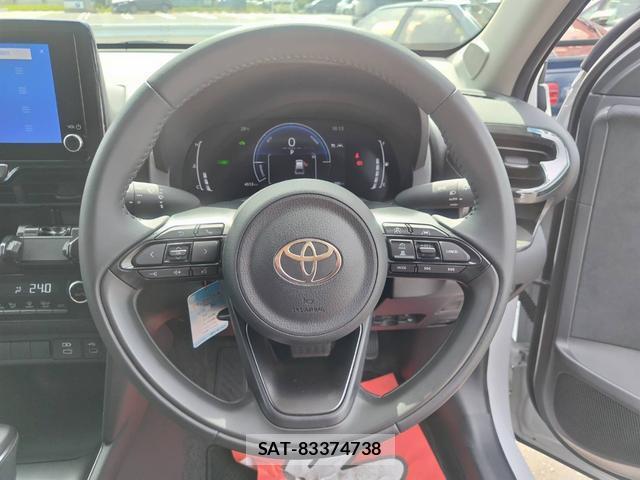 Toyota YARIS CROSS 2024-06 8817635-15