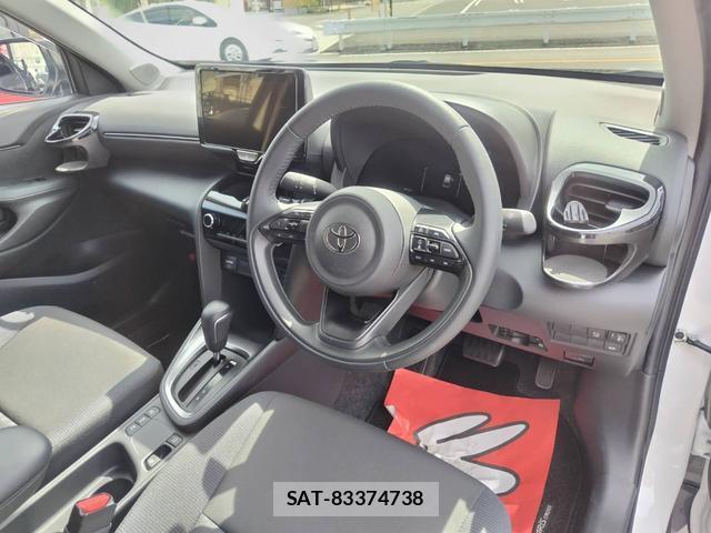 Toyota YARIS CROSS 2024-06 8817635-7