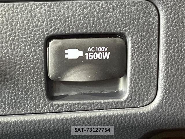 Toyota YARIS CROSS 2021-07 8817655-6