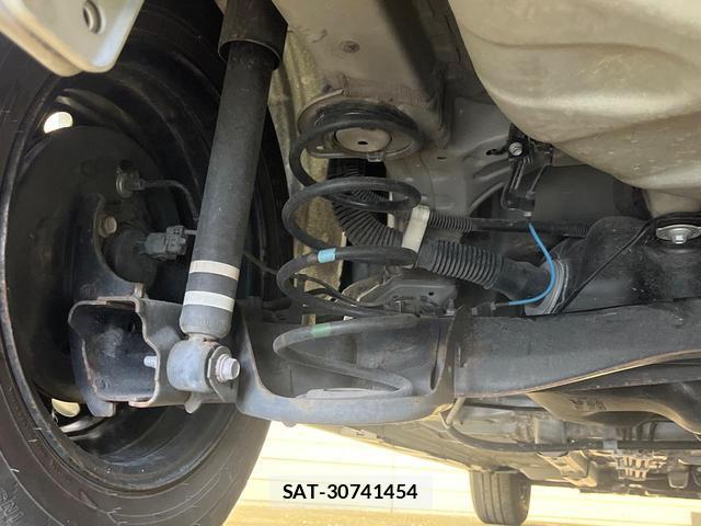 Toyota YARIS 2024-07 8815101-19