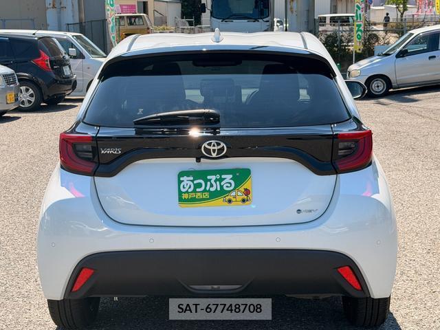 Toyota YARIS 2025-07 8815185-2