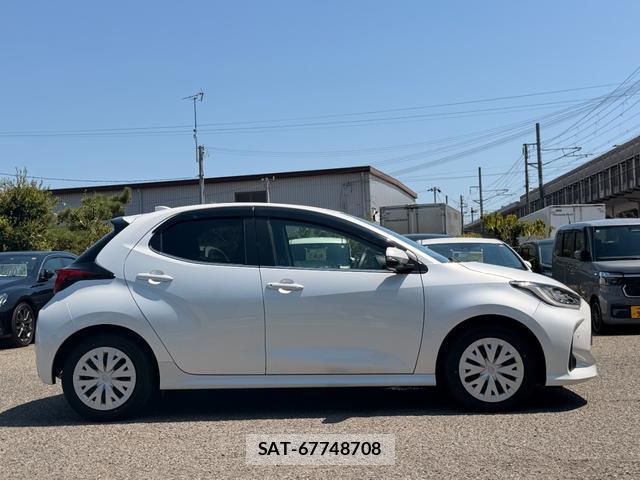 Toyota YARIS 2025-07 8815185-3