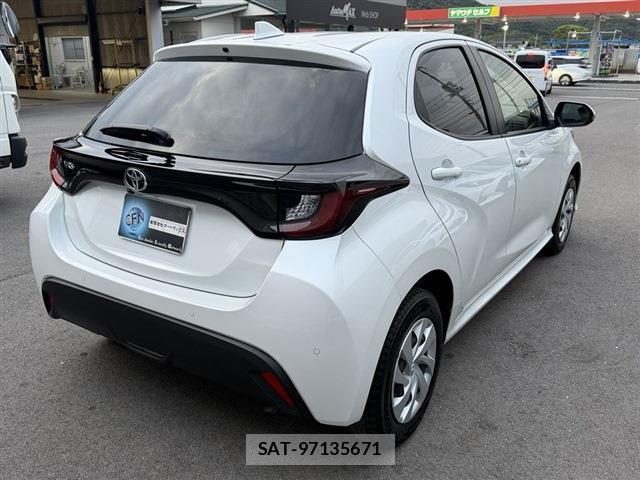 Toyota YARIS 2024-06 8815267-1