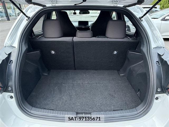 Toyota YARIS 2024-06 8815267-10
