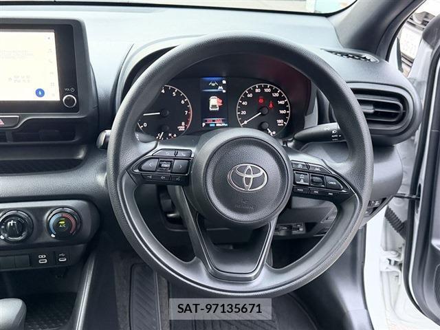 Toyota YARIS 2024-06 8815267-19