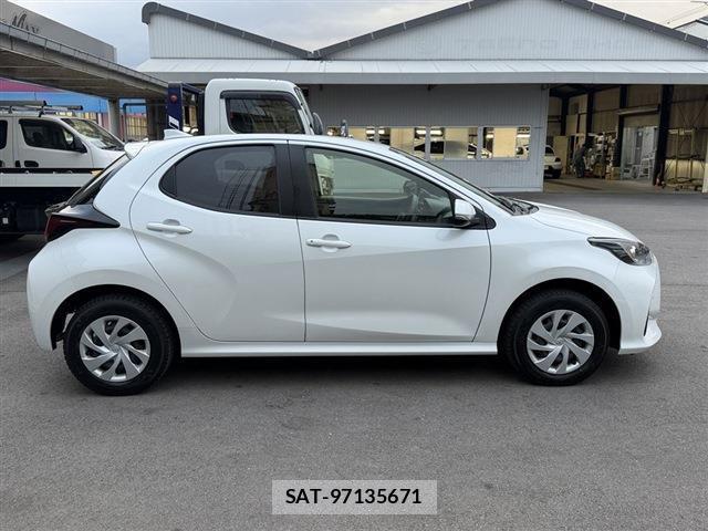 Toyota YARIS 2024-06 8815267-3